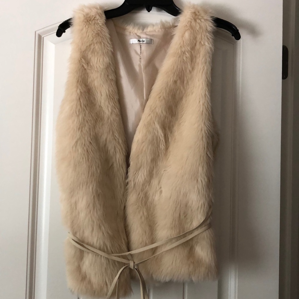 Fur vest